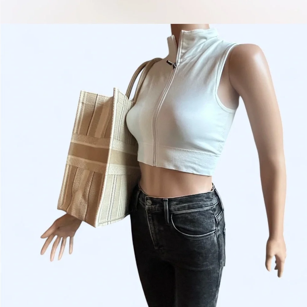Dior Beige Tote Bag - LARGE - Picture 8 of 9